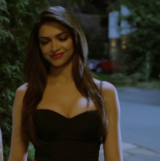 Deepika Padukone no panties 12