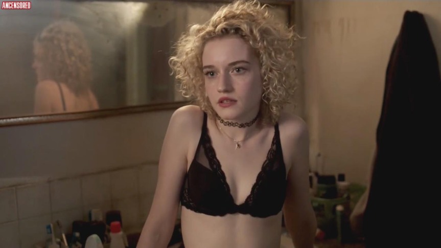 Julia Garner breasts