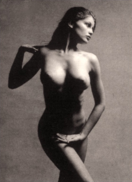 Laetitia Casta in a short skirt breasts 98