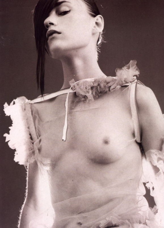 Linda Fiorentino naked