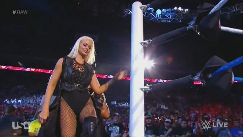 Maryse Mizanin no panties