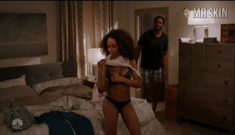 Yaya DaCosta breasts 76